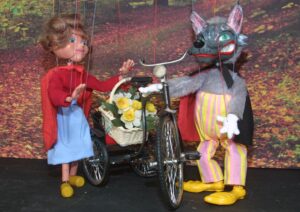 Red Riding Hood Puppet Show with Moon and Sixpence Puppet Theatre